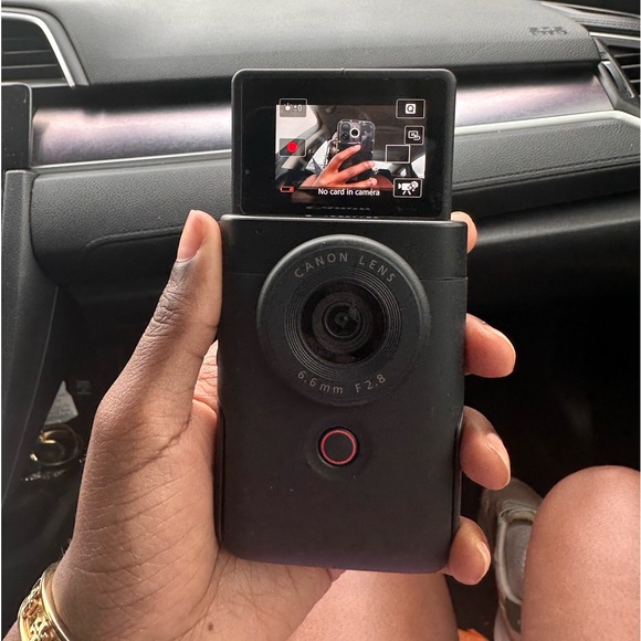 Canon PowerShoot v10 - Picture 1 of 5